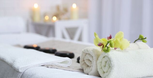 Borst een massagemassagetafel